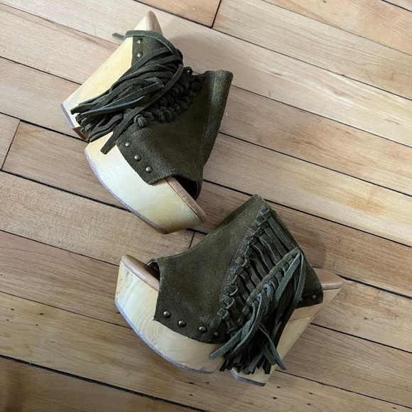 MOJO Moxy green suede fringe chunky heels - Picture 1 of 9